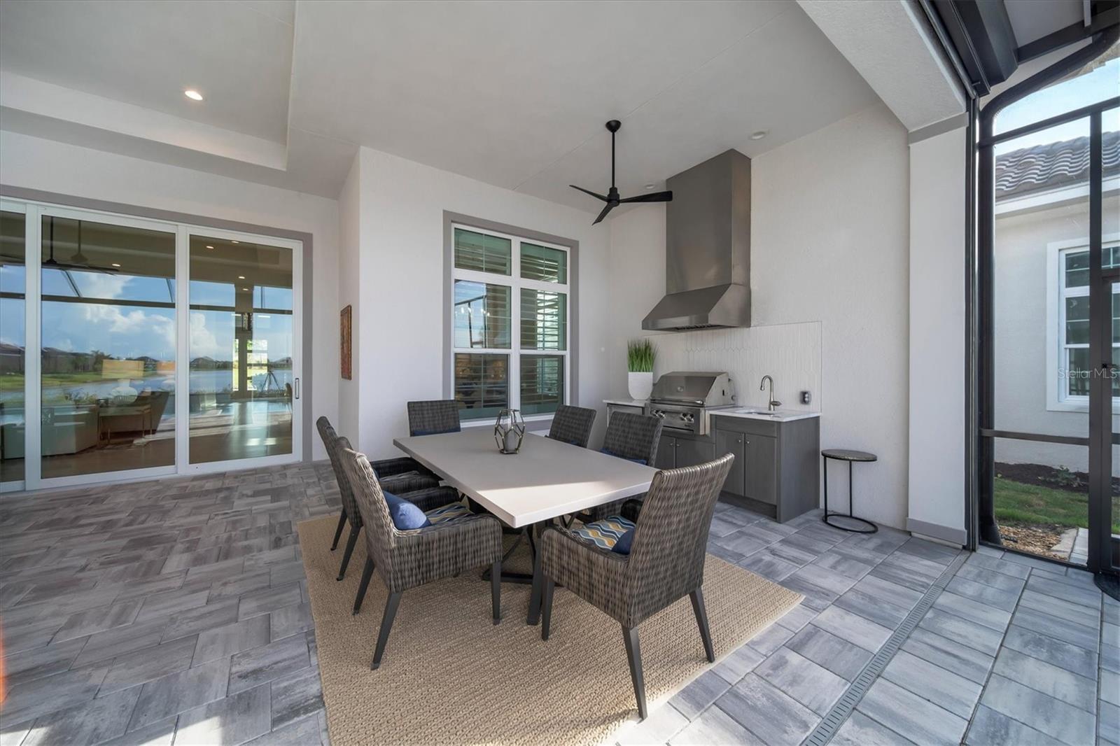 LAKE CLUB - Residential