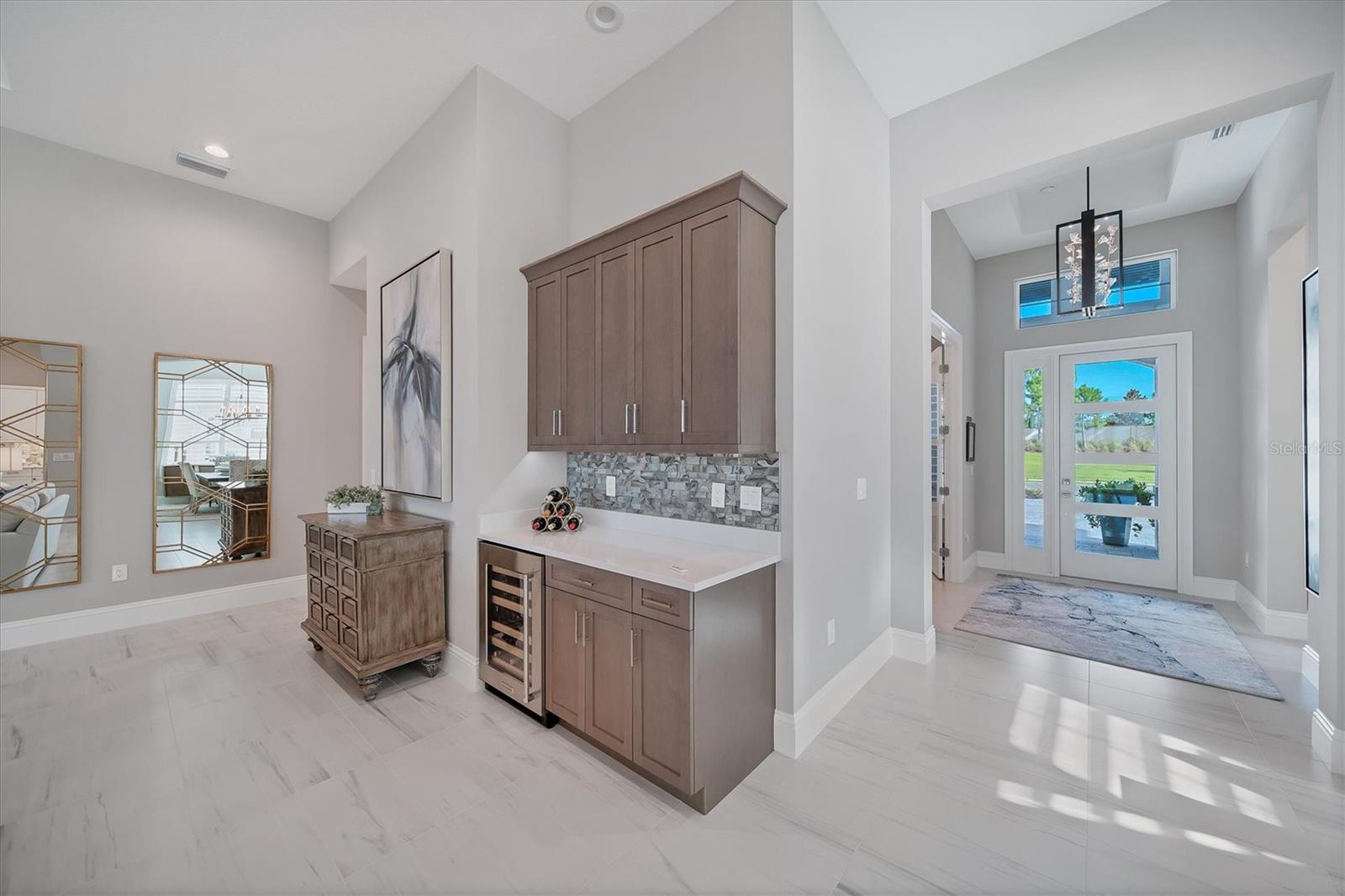 LAKE CLUB - Residential