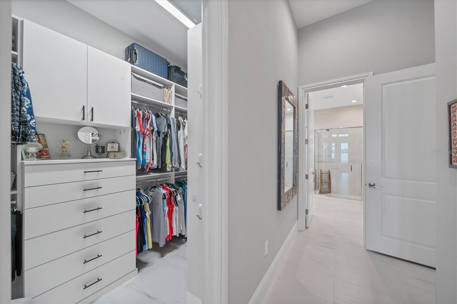 LAKE CLUB - Residential