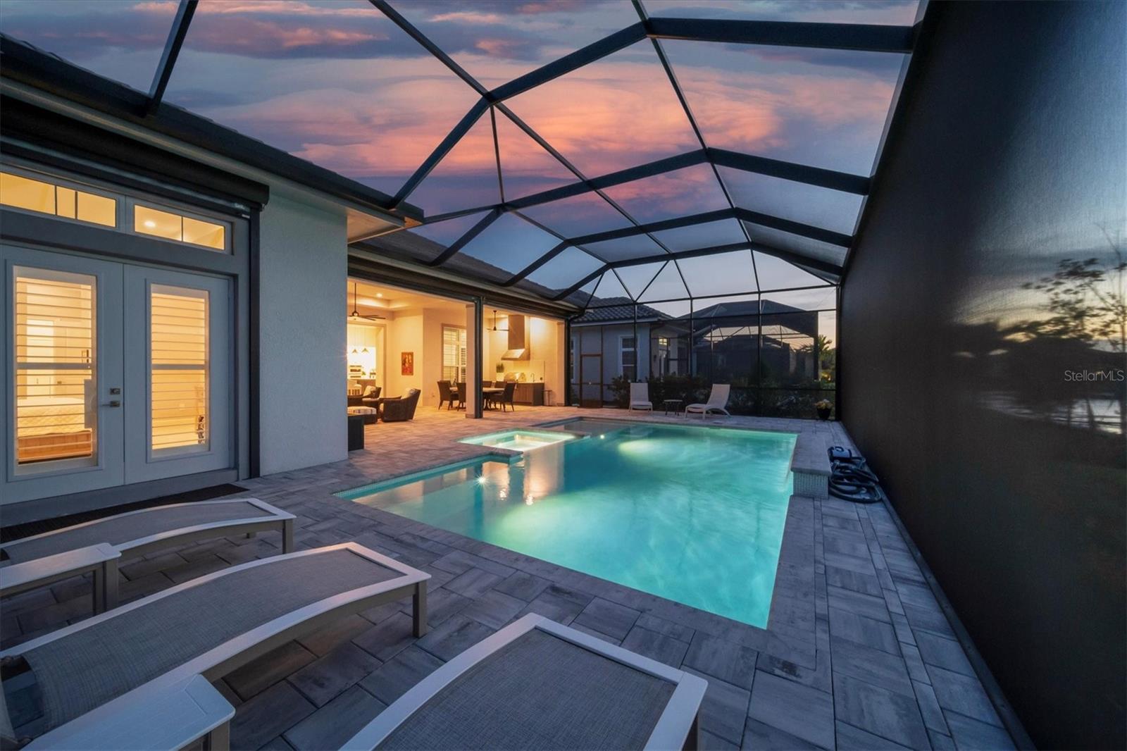 LAKE CLUB - Residential