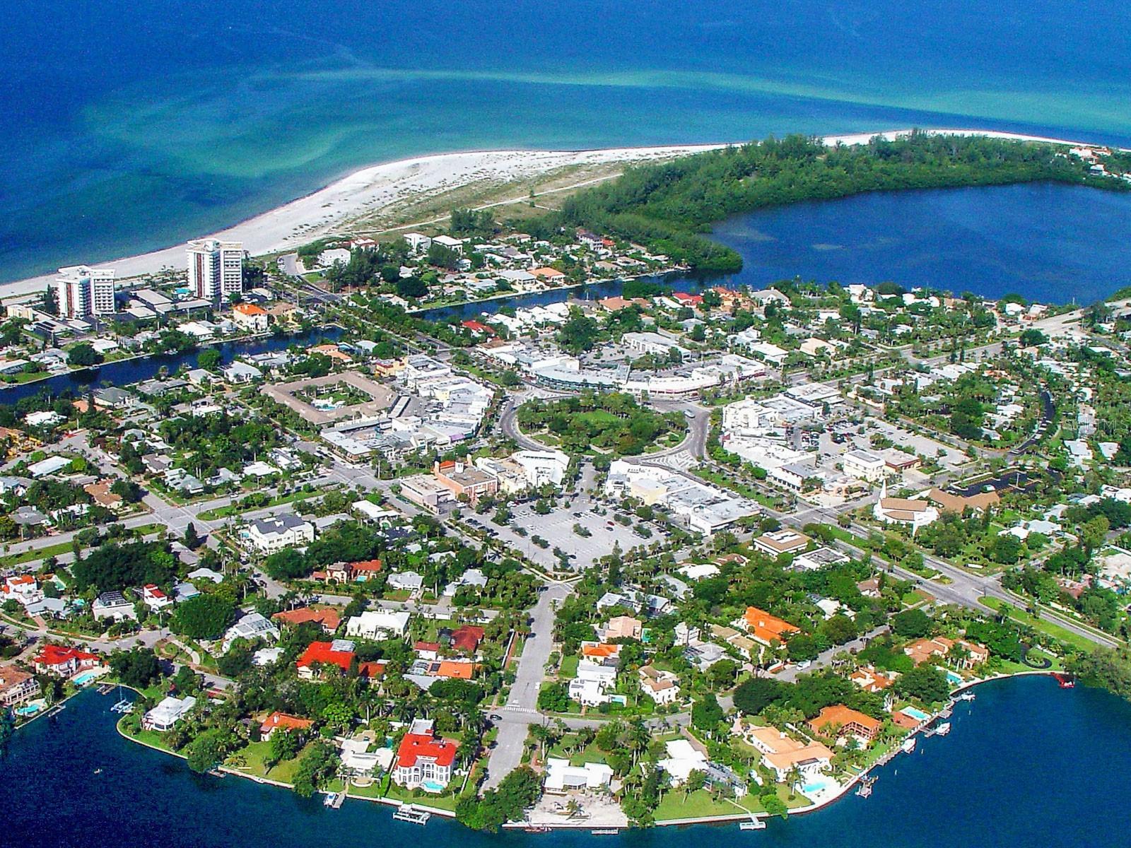 CONQUISTADOR BAY CLUB - Residential