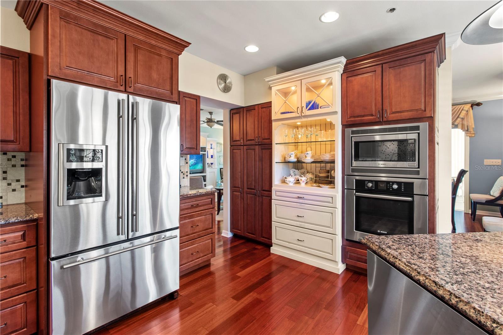 CONQUISTADOR BAY CLUB - Residential