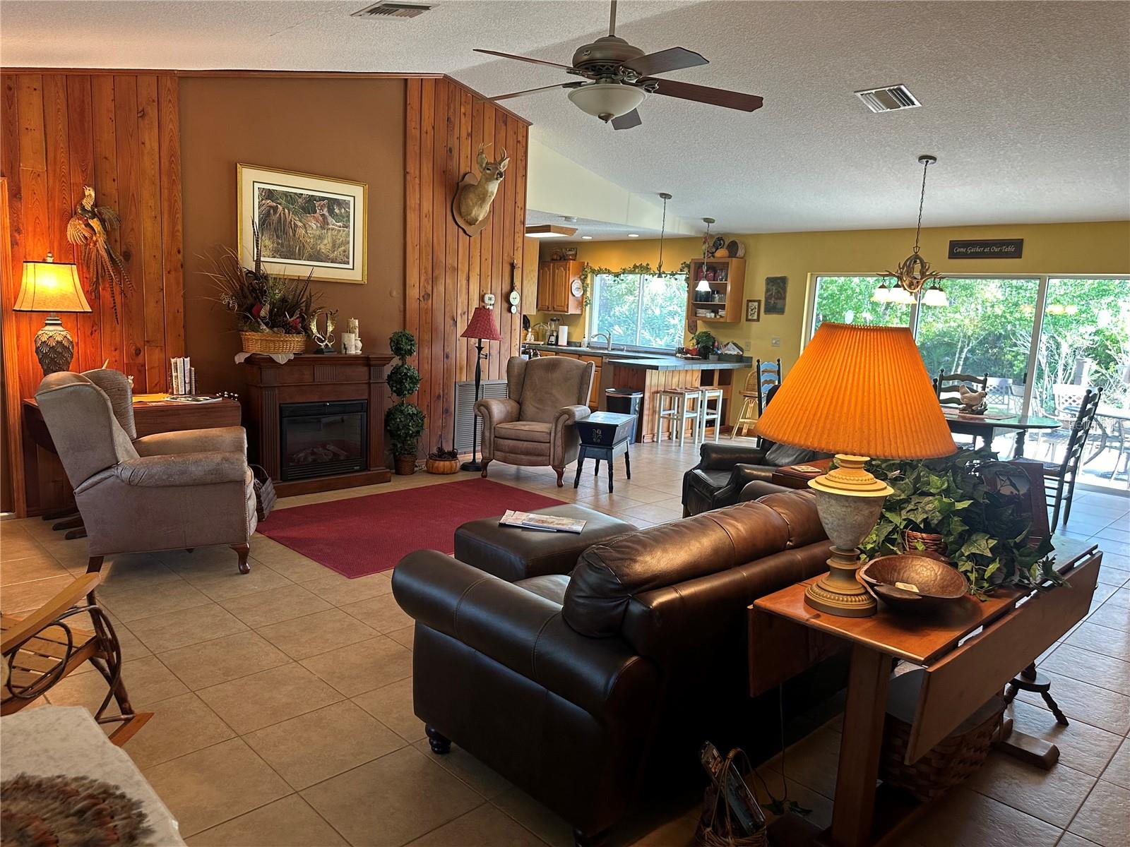 INDIAN HAMMOCK HUNT AND RIDING CLUB - Residential