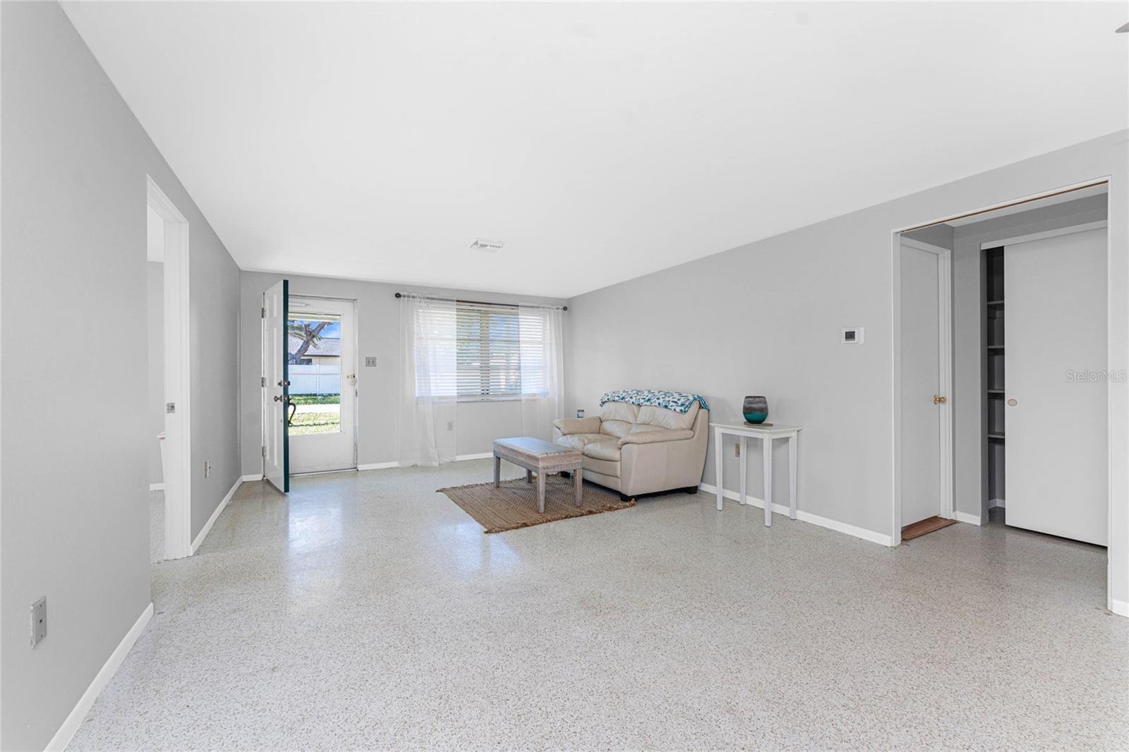 SOUTH VENICE - Residential