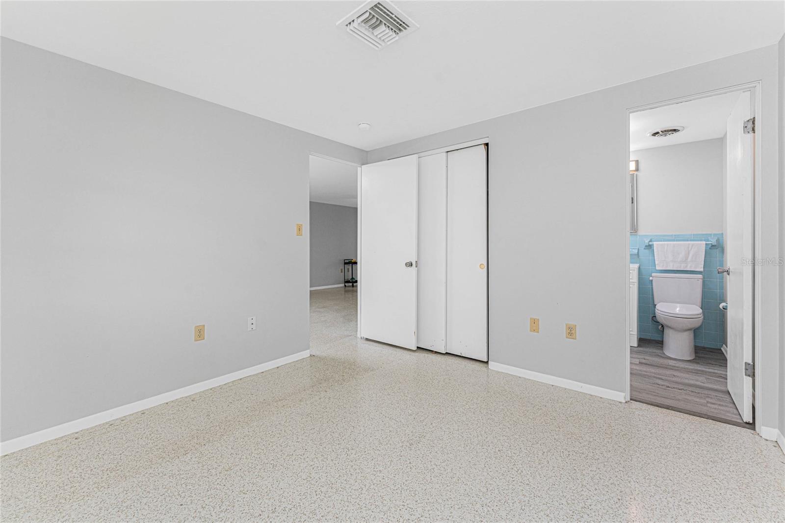 SOUTH VENICE - Residential