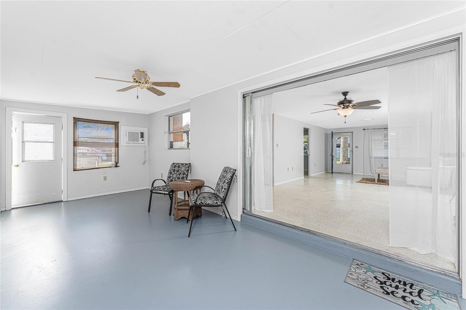 SOUTH VENICE - Residential