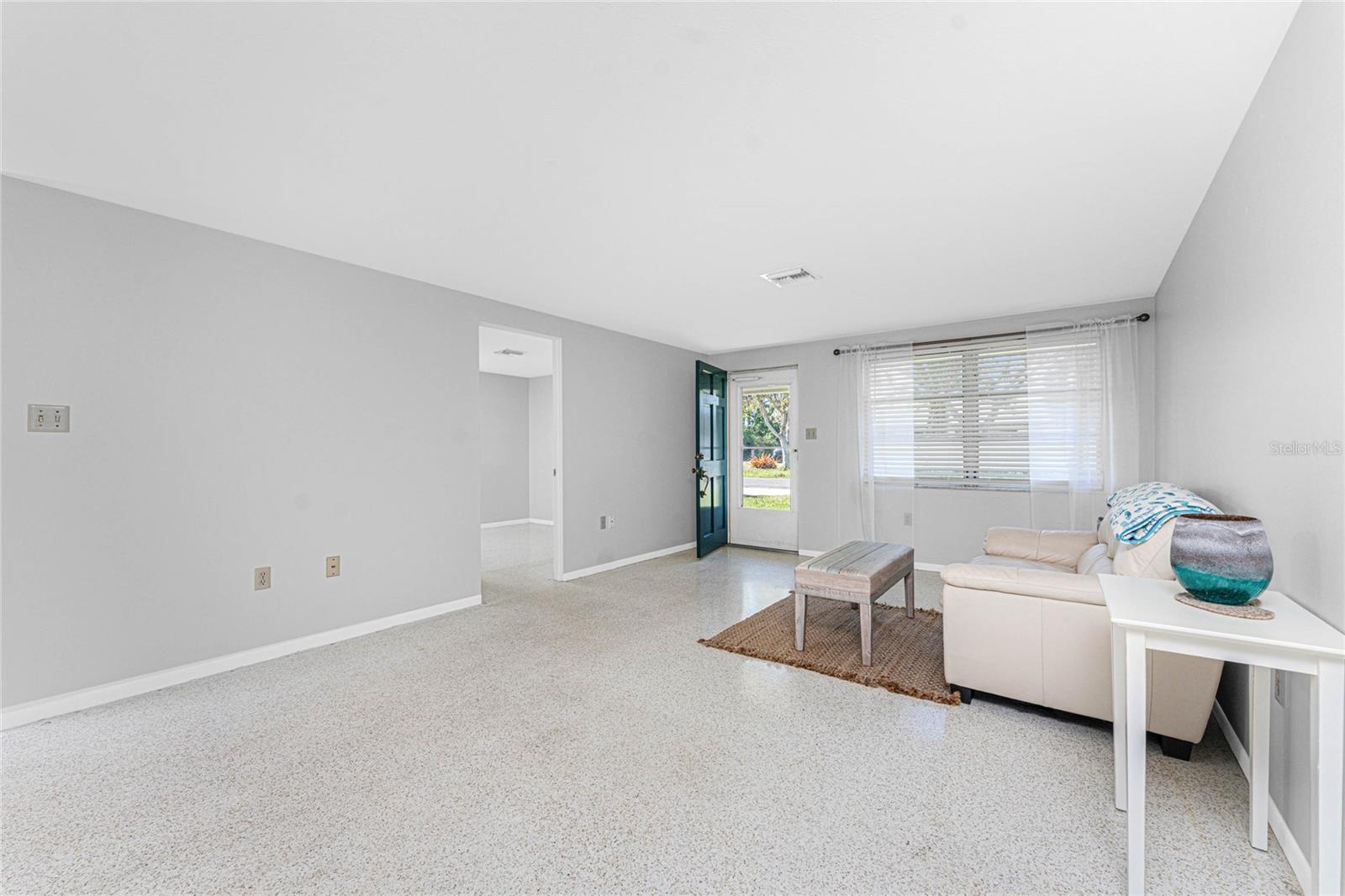 SOUTH VENICE - Residential
