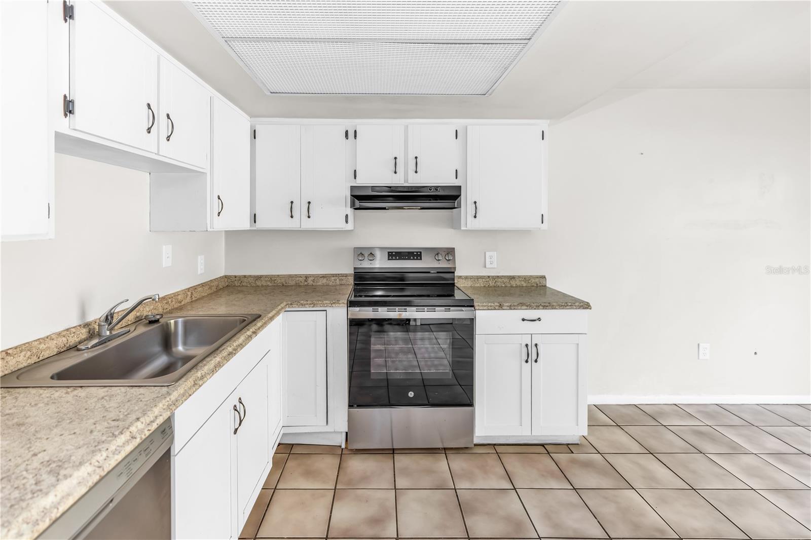 VILLAS FOREST TWNHMS - Residential