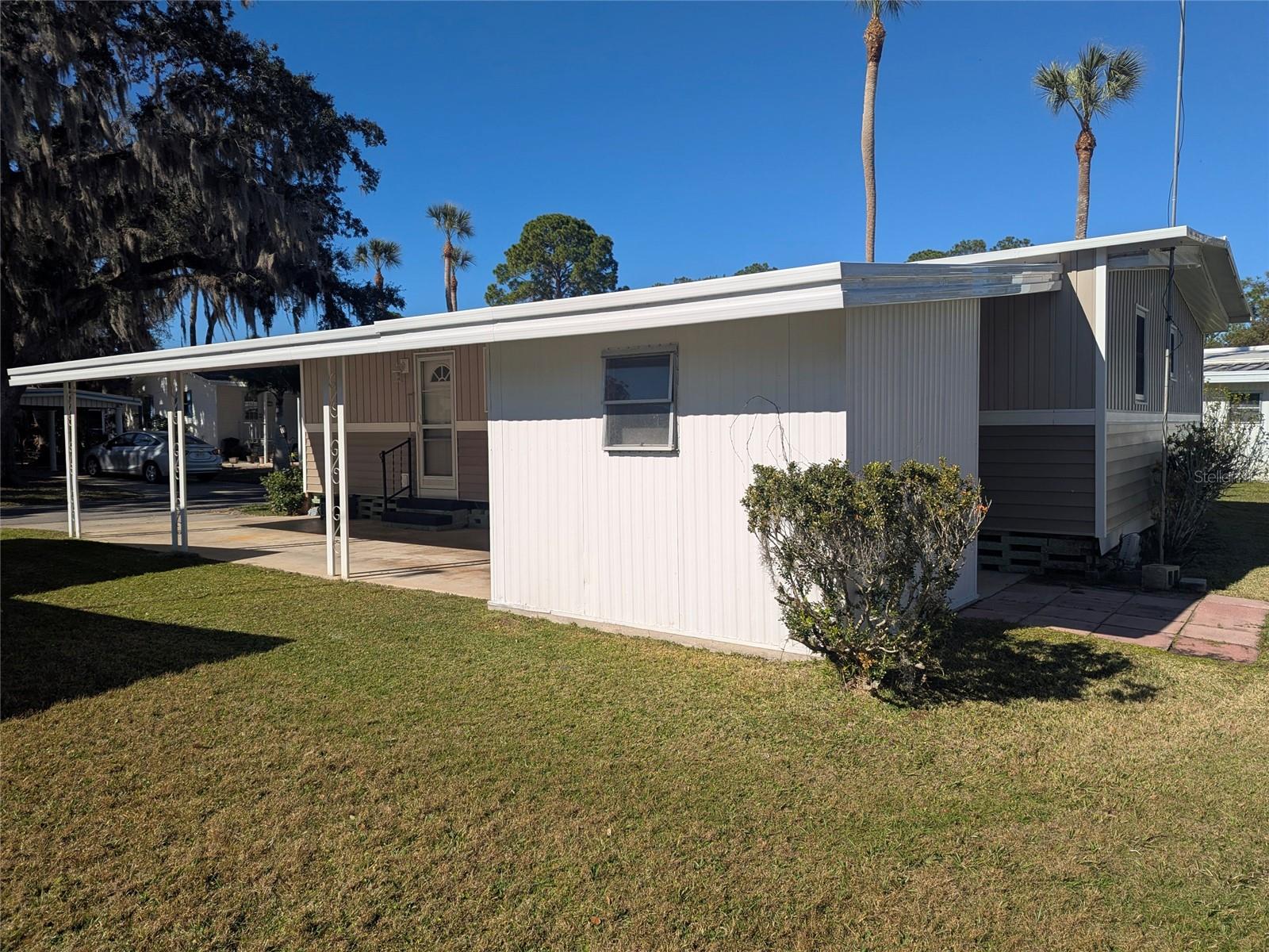 EUSTIS COUNTRY CLUB MANOR MHP UNIT 02A - Residential