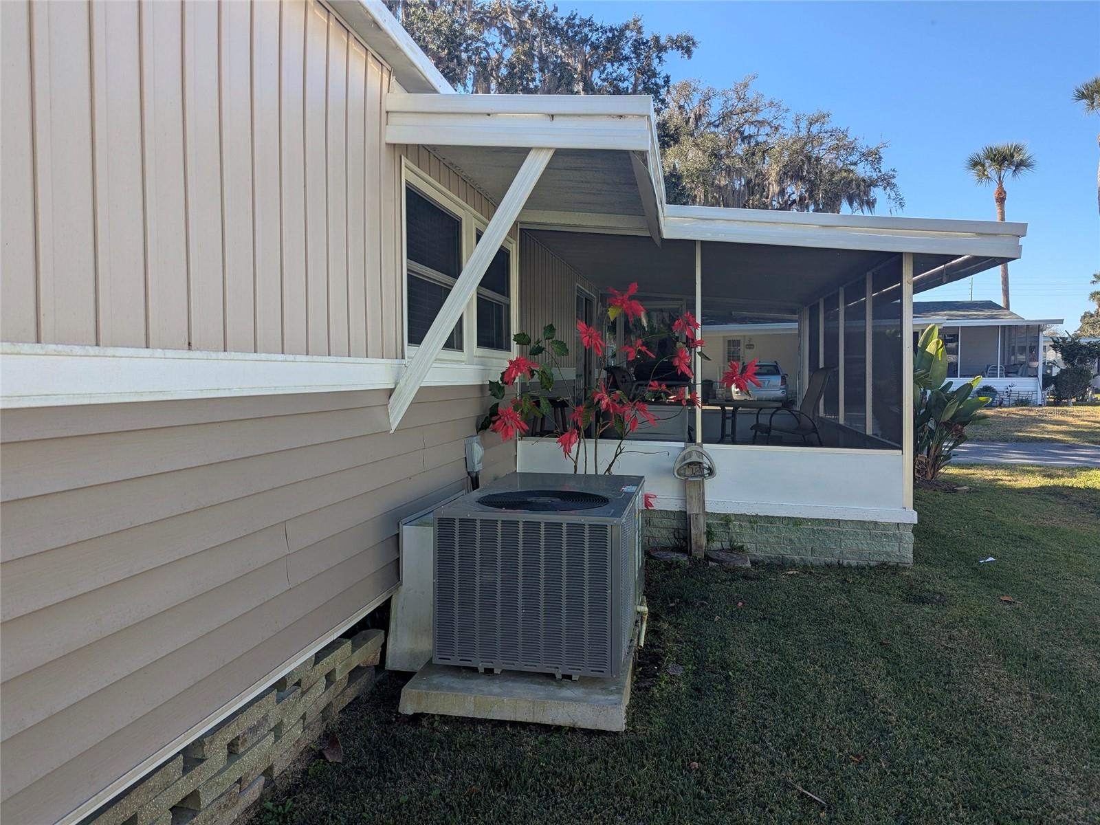 EUSTIS COUNTRY CLUB MANOR MHP UNIT 02A - Residential