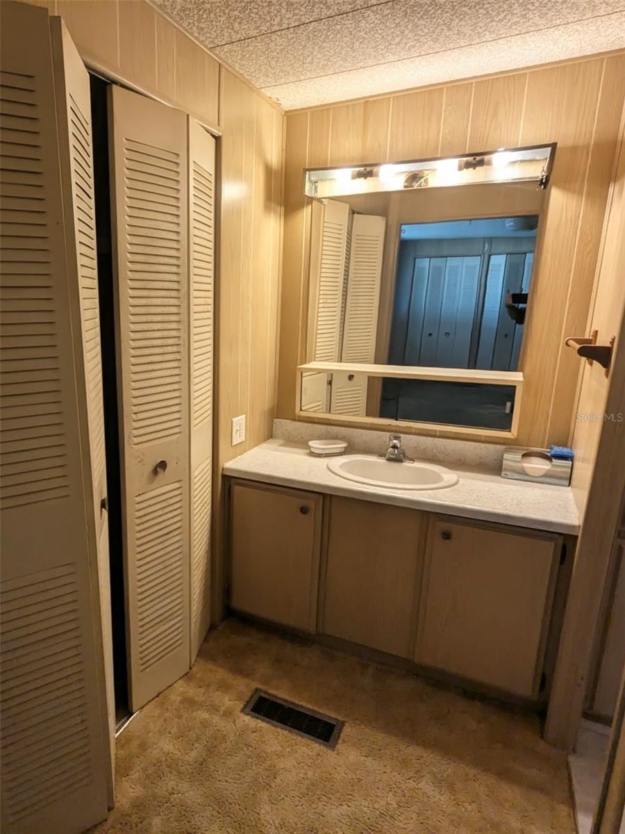 EUSTIS COUNTRY CLUB MANOR MHP UNIT 02A - Residential