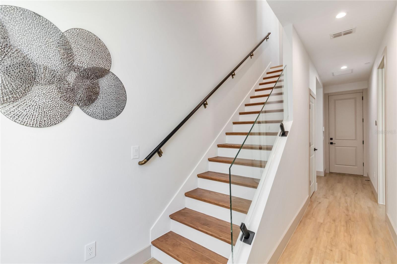 LAUREATE PARK NBRHD CENTER PH 3 - Residential