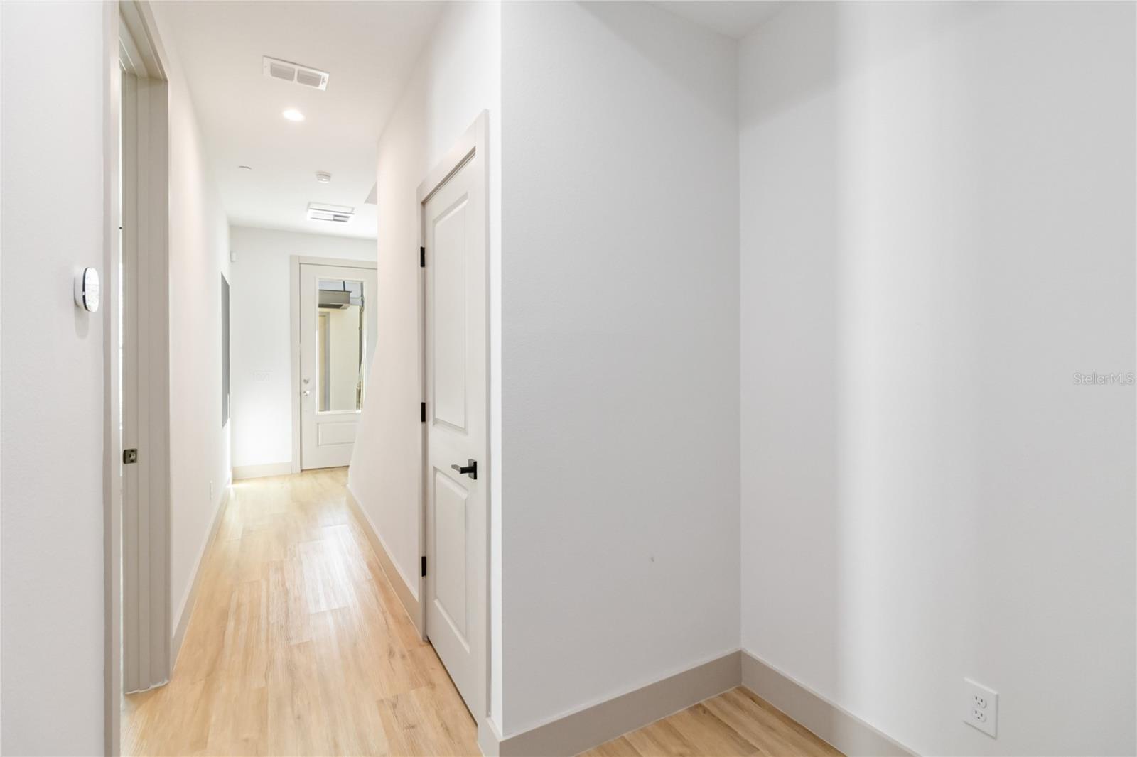 LAUREATE PARK NBRHD CENTER PH 3 - Residential