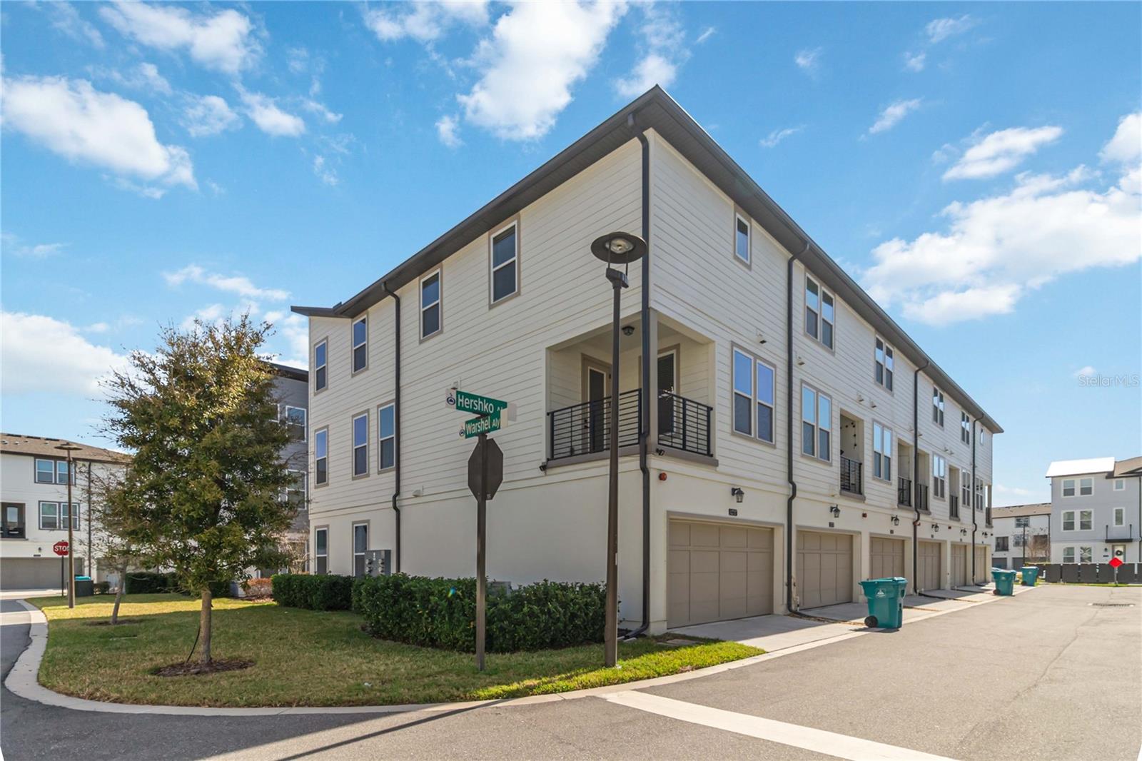 LAUREATE PARK NBRHD CENTER PH 3 - Residential