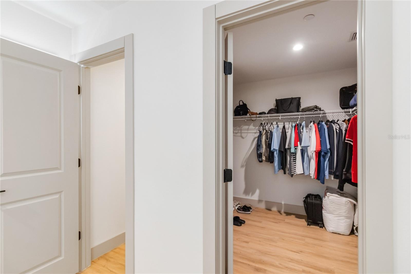 LAUREATE PARK NBRHD CENTER PH 3 - Residential