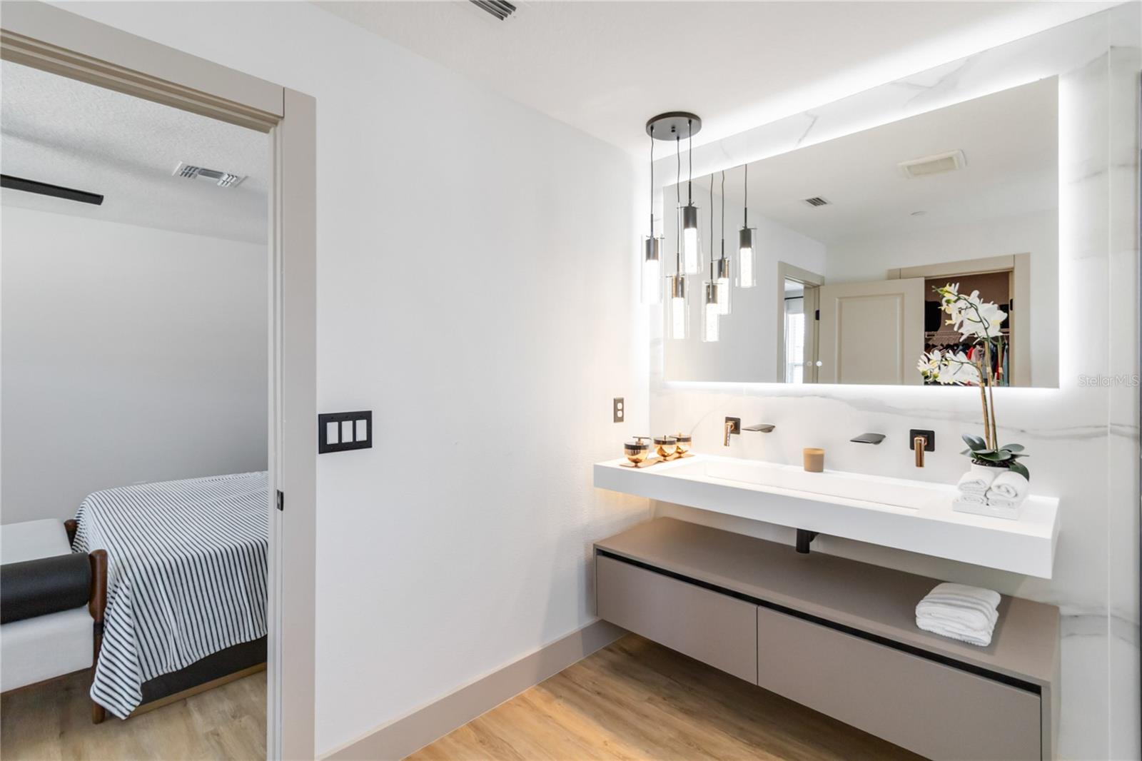 LAUREATE PARK NBRHD CENTER PH 3 - Residential