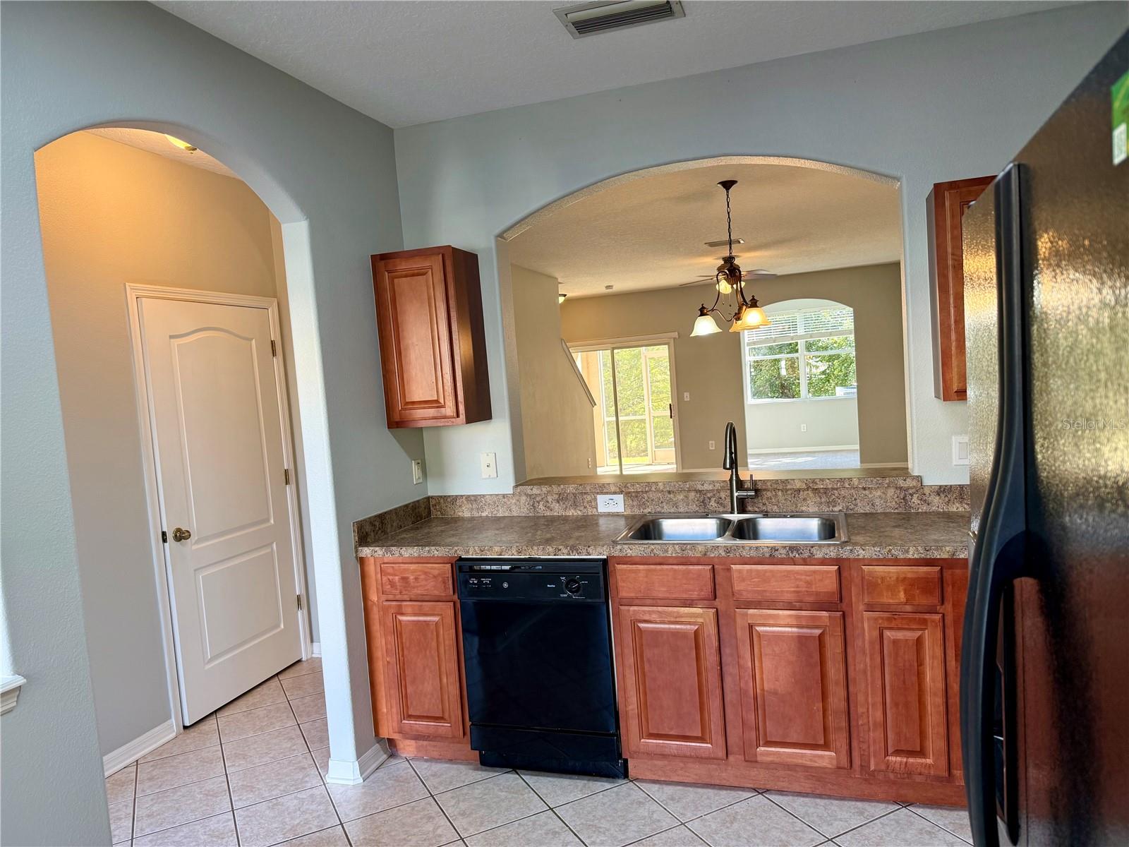 MEADOW POINTE III PARCEL UU - Residential Lease