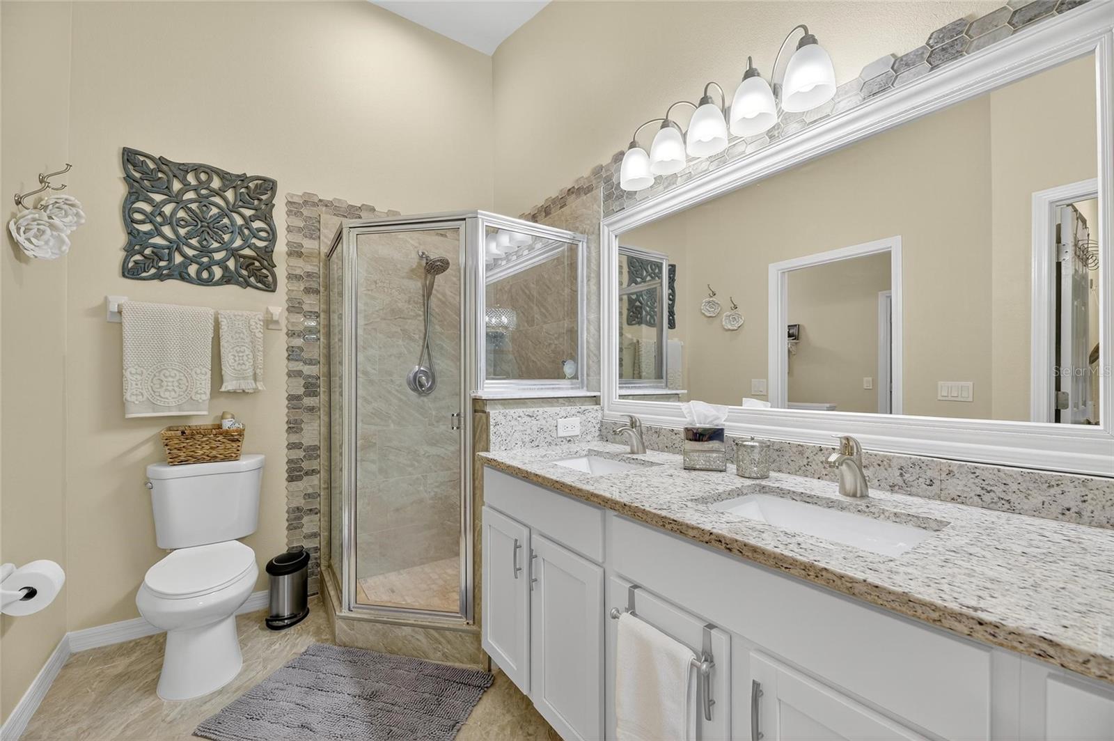 OAKWOOD TERRACE TWNHMS PHAS - Residential