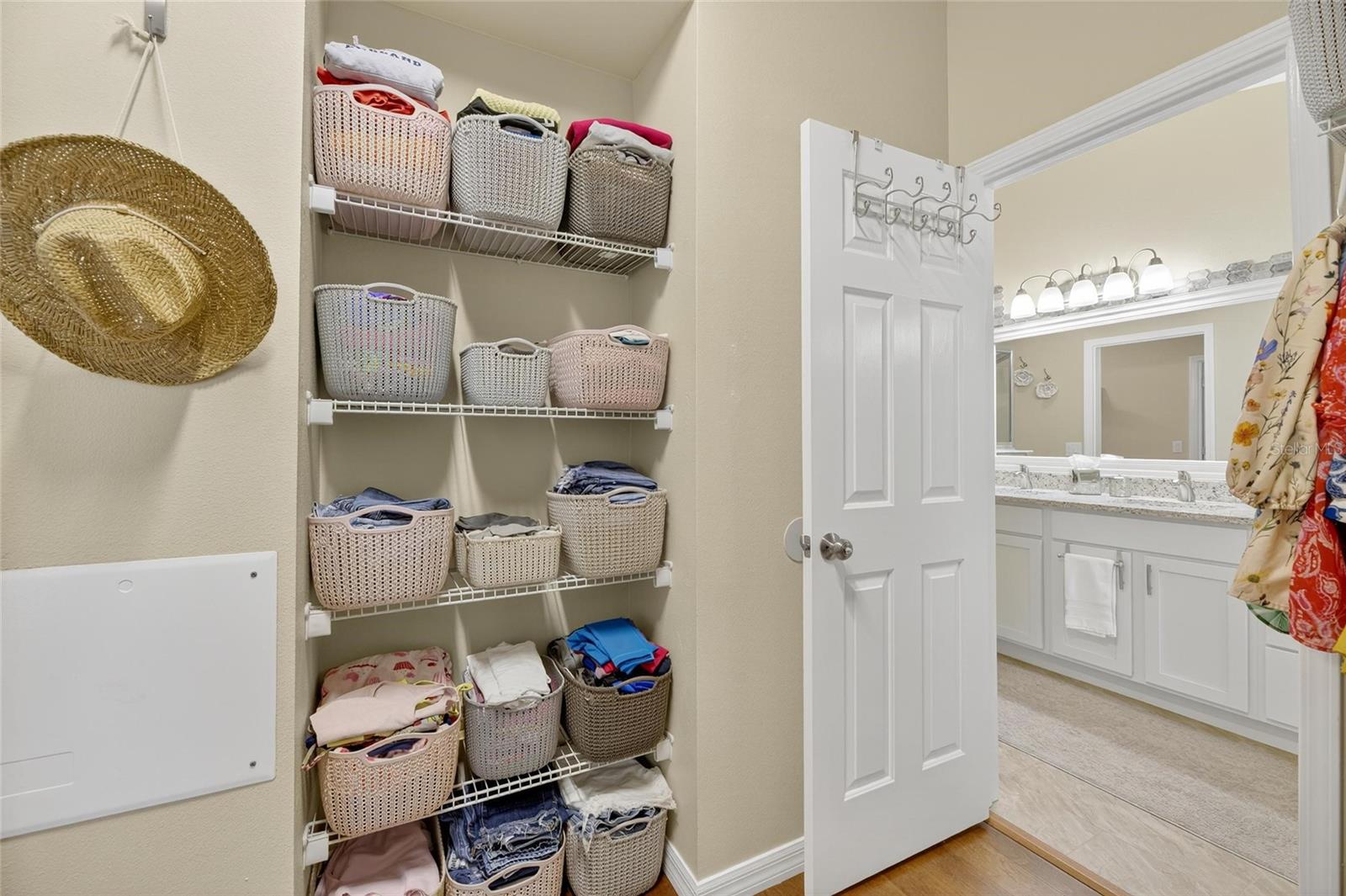 OAKWOOD TERRACE TWNHMS PHAS - Residential