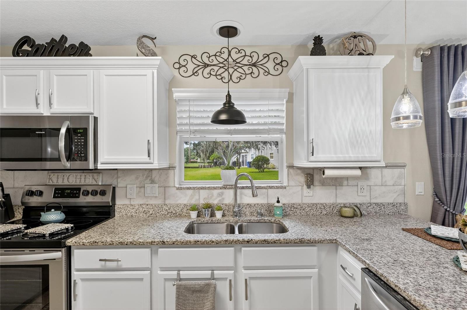 OAKWOOD TERRACE TWNHMS PHAS - Residential