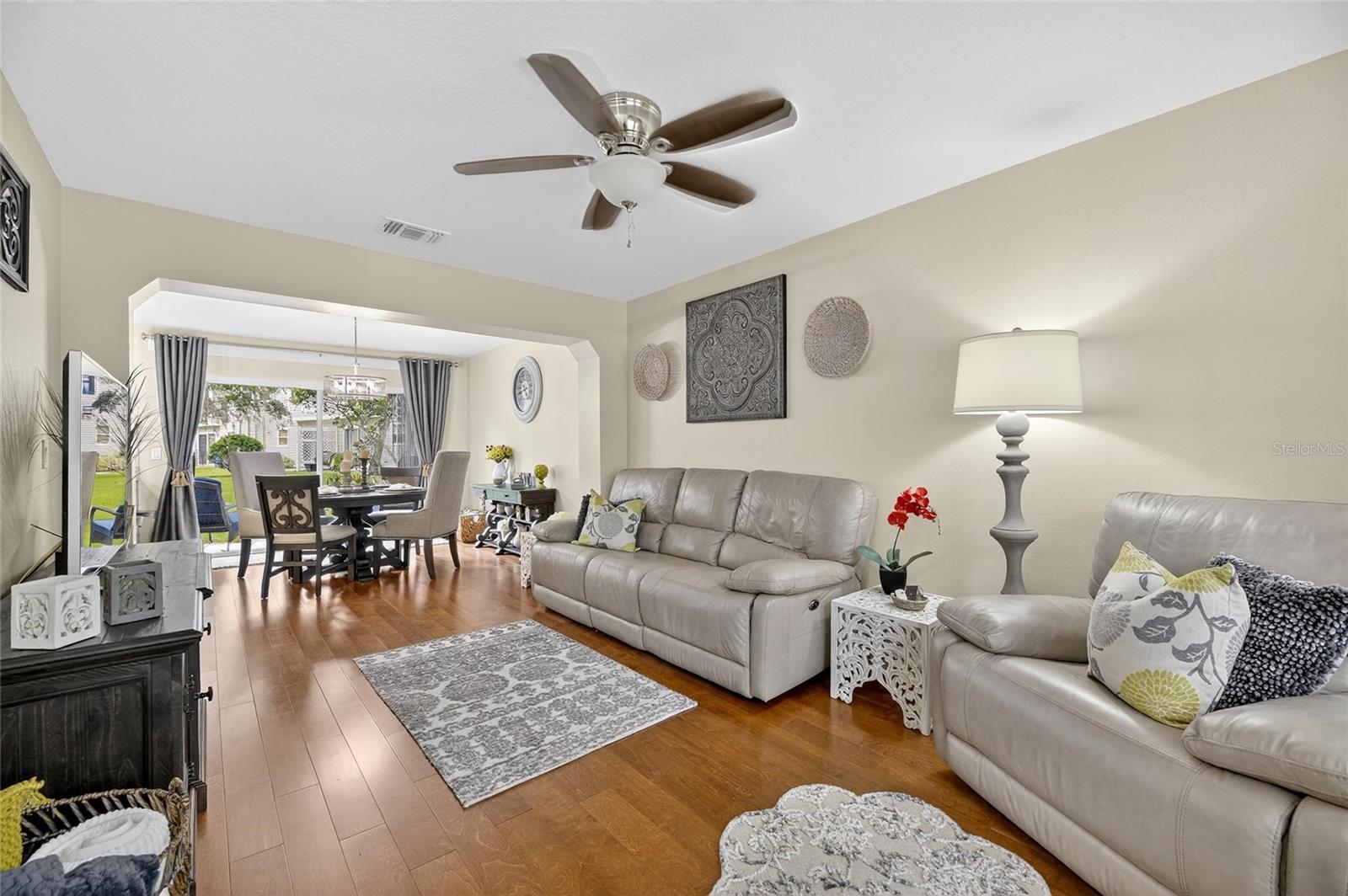 OAKWOOD TERRACE TWNHMS PHAS - Residential