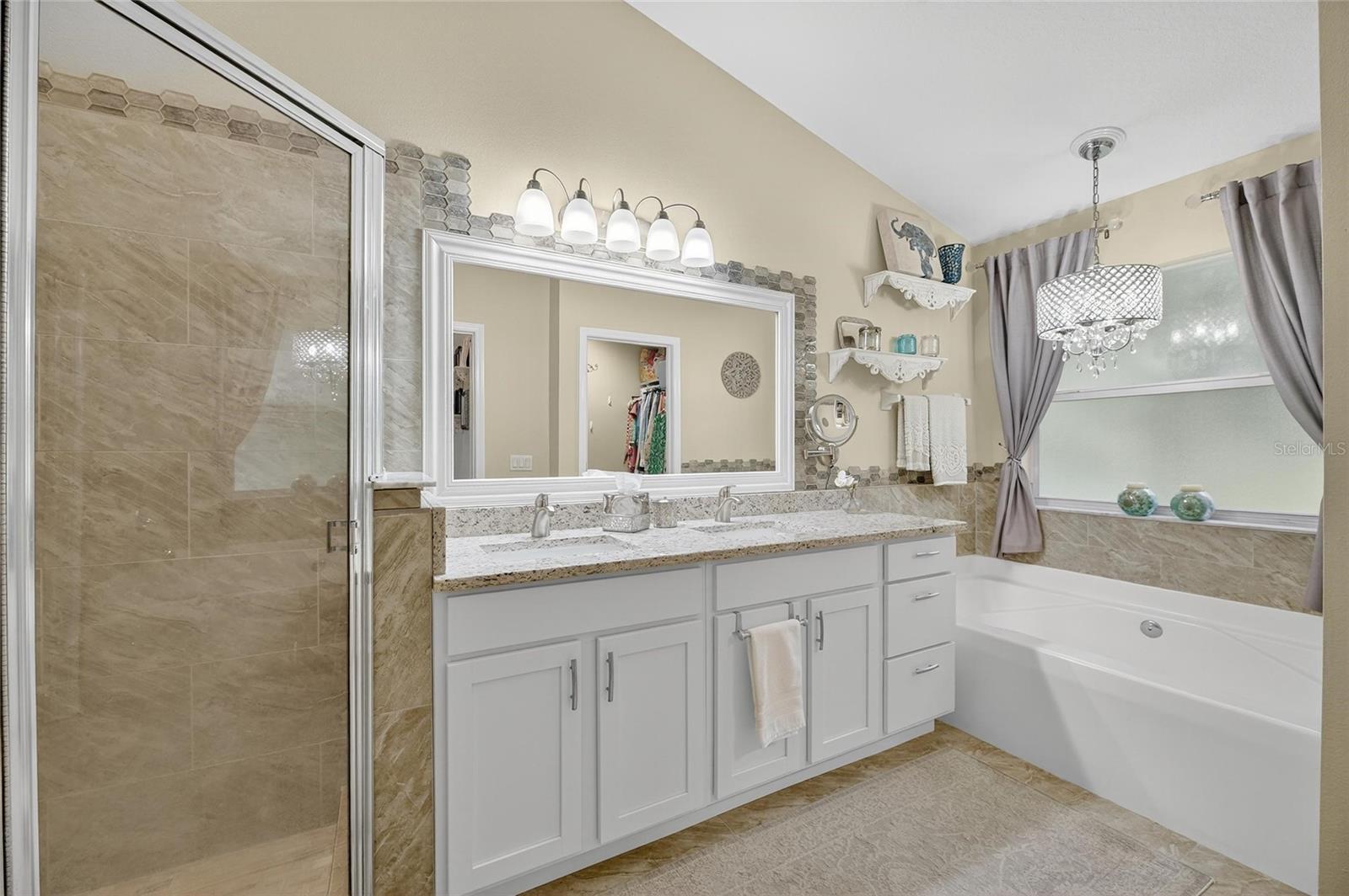 OAKWOOD TERRACE TWNHMS PHAS - Residential