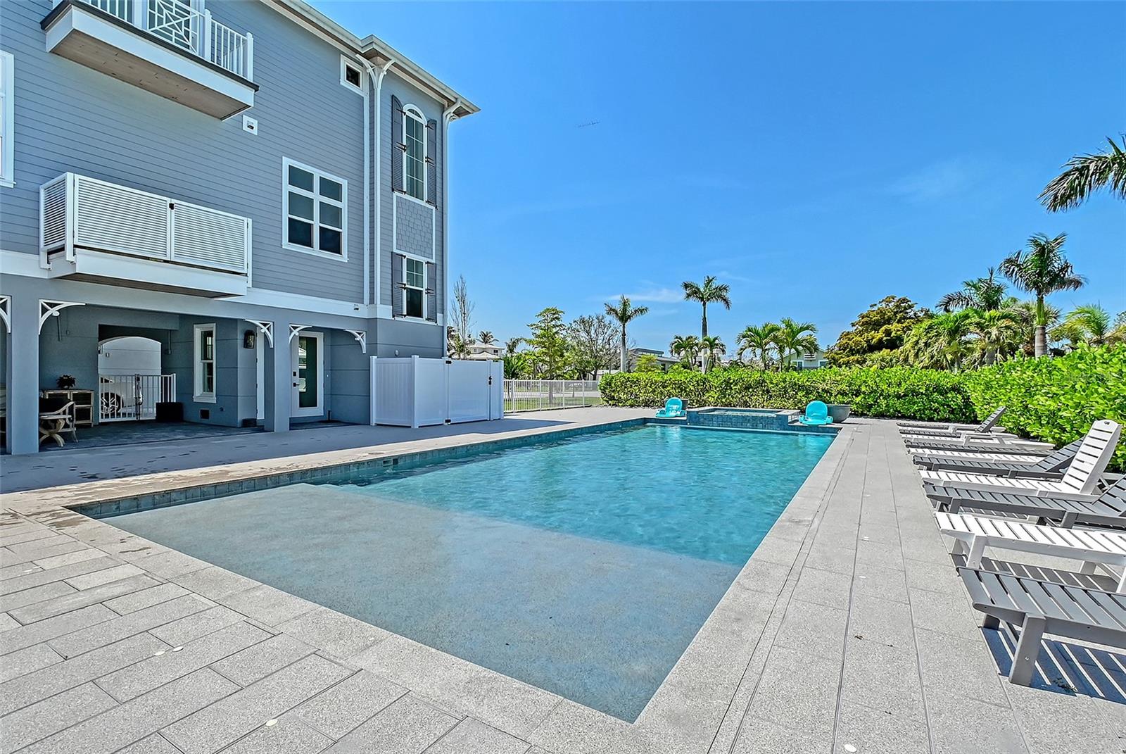 SLEEPY LAGOON PARK - Residential