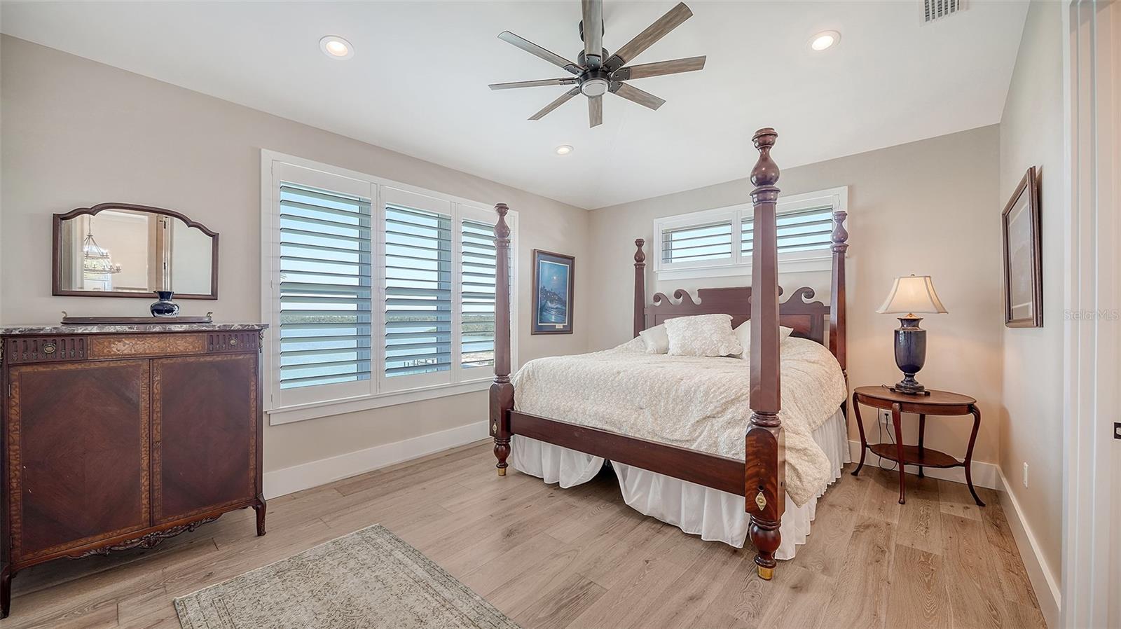 SLEEPY LAGOON PARK - Residential