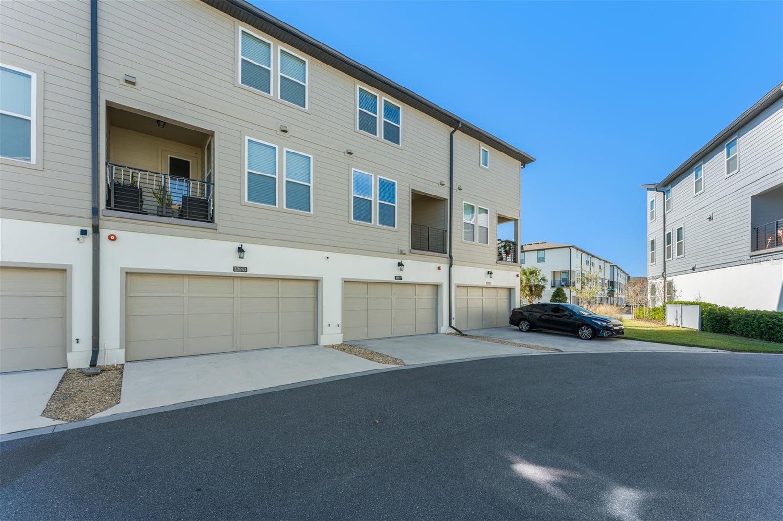 LAUREATE PARK NBRHD CENTER PH 3 - Residential