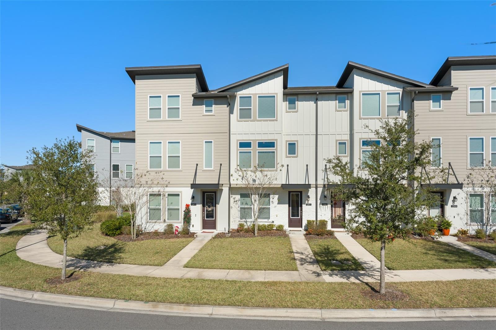 LAUREATE PARK NBRHD CENTER PH 3 - Residential