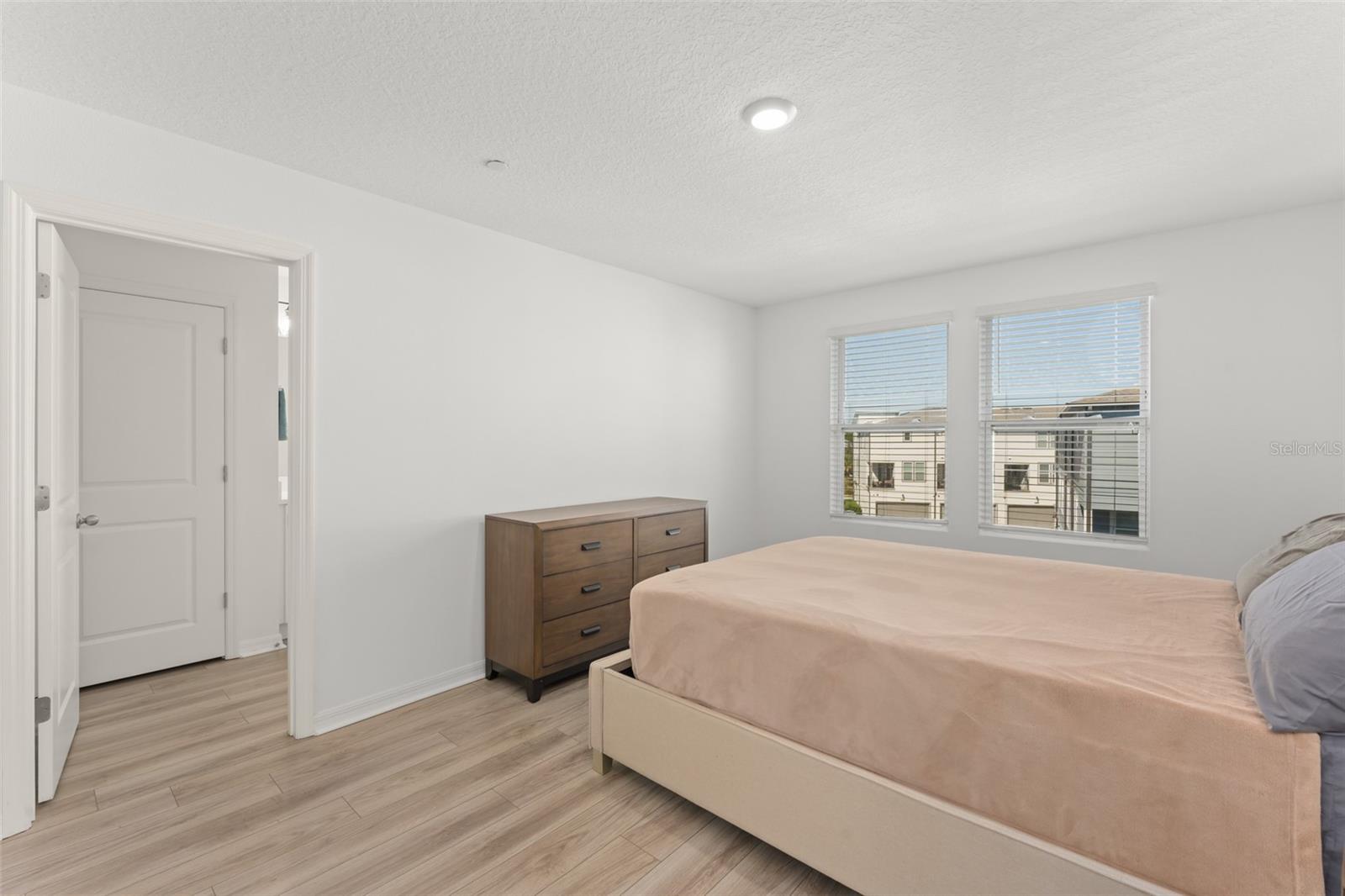 LAUREATE PARK NBRHD CENTER PH 3 - Residential