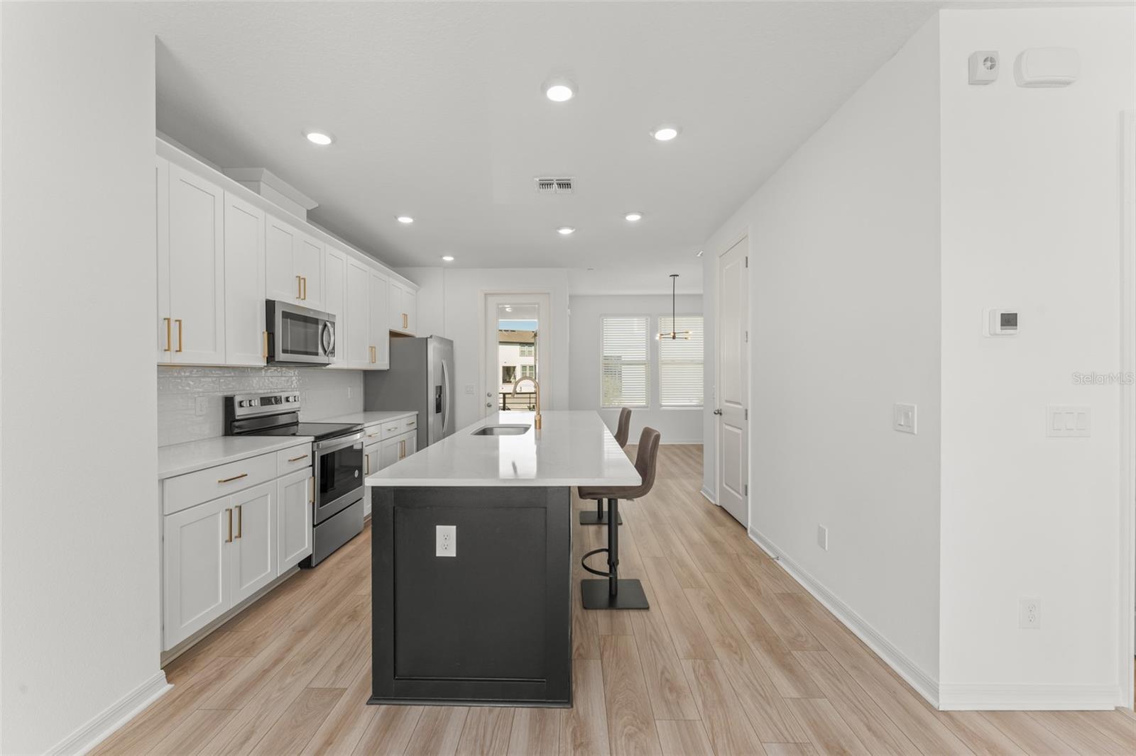 LAUREATE PARK NBRHD CENTER PH 3 - Residential