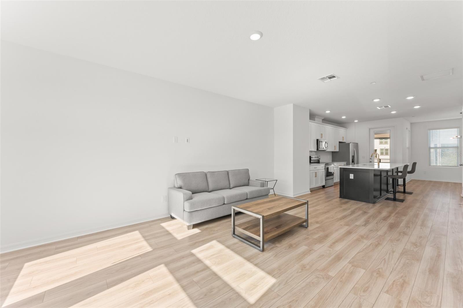 LAUREATE PARK NBRHD CENTER PH 3 - Residential