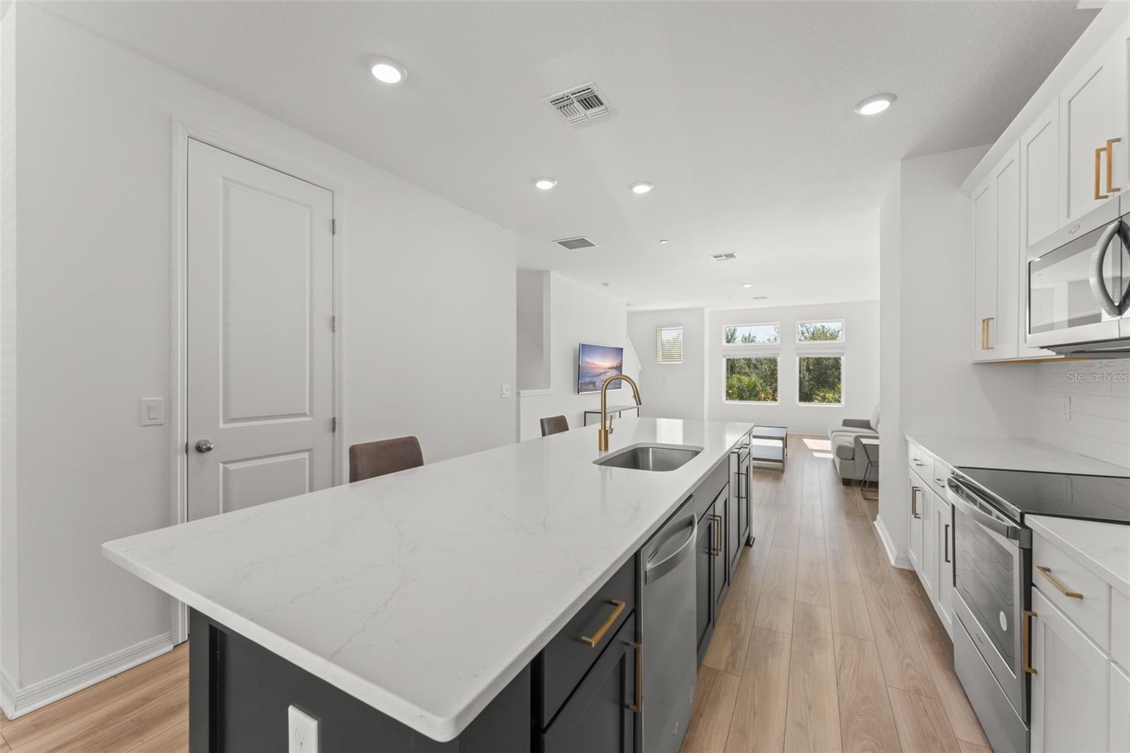 LAUREATE PARK NBRHD CENTER PH 3 - Residential