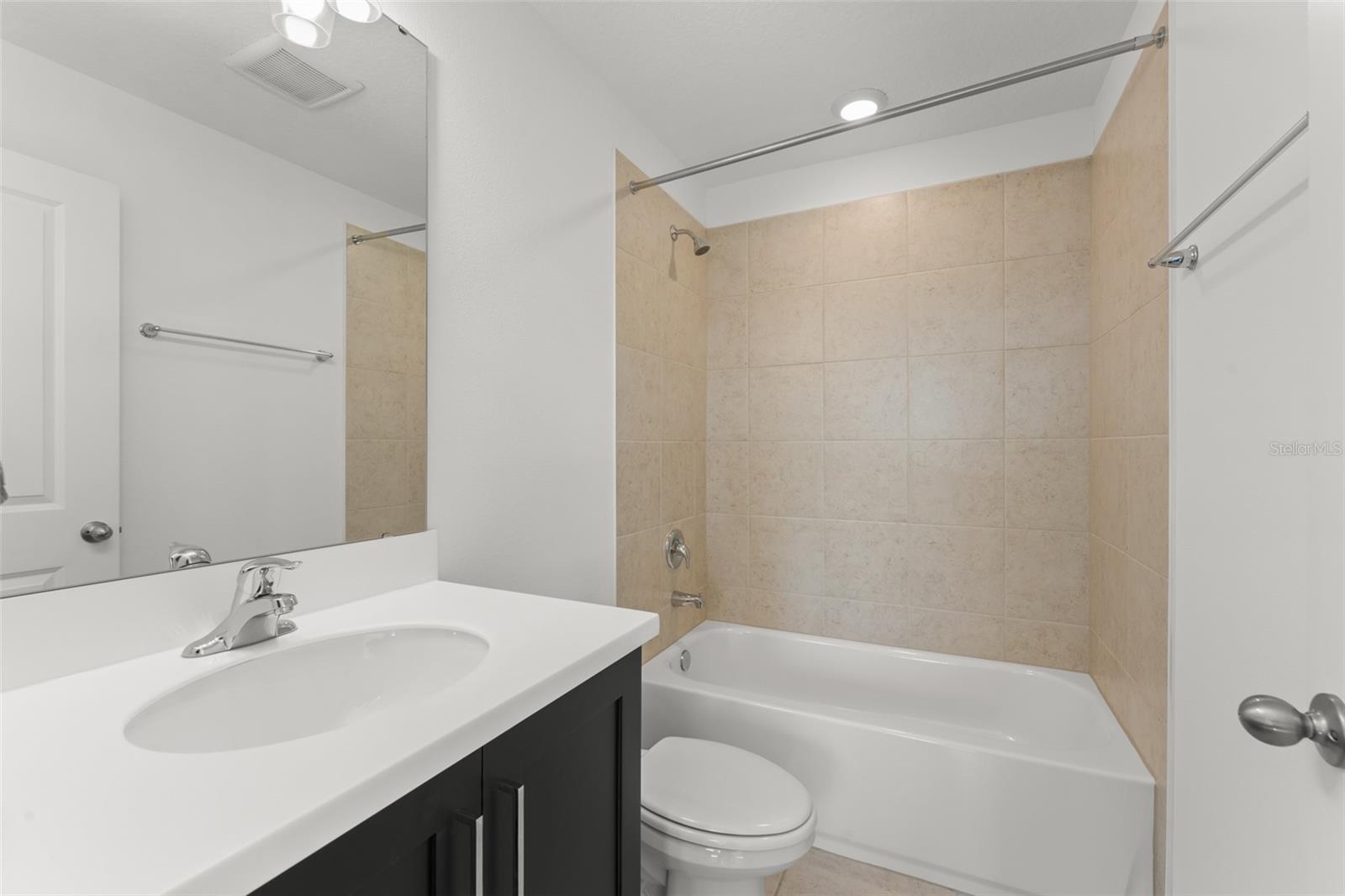 LAUREATE PARK NBRHD CENTER PH 3 - Residential