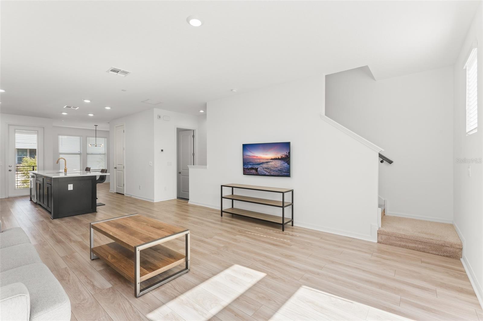 LAUREATE PARK NBRHD CENTER PH 3 - Residential