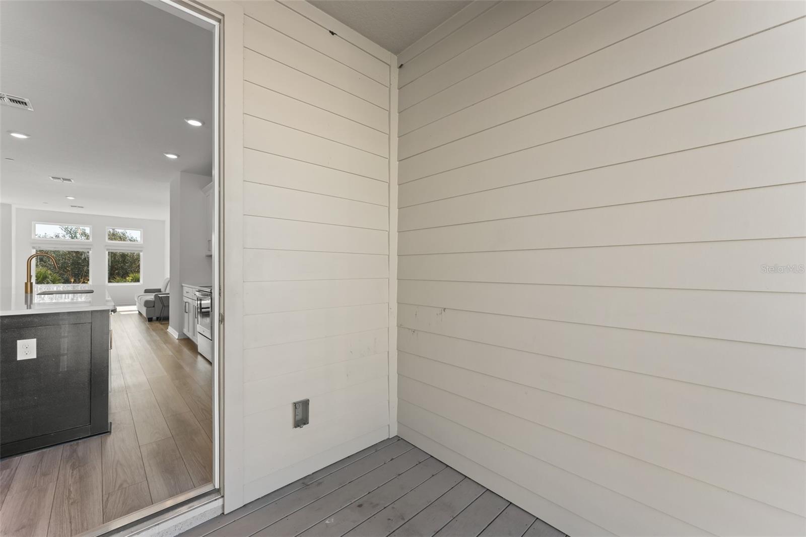 LAUREATE PARK NBRHD CENTER PH 3 - Residential