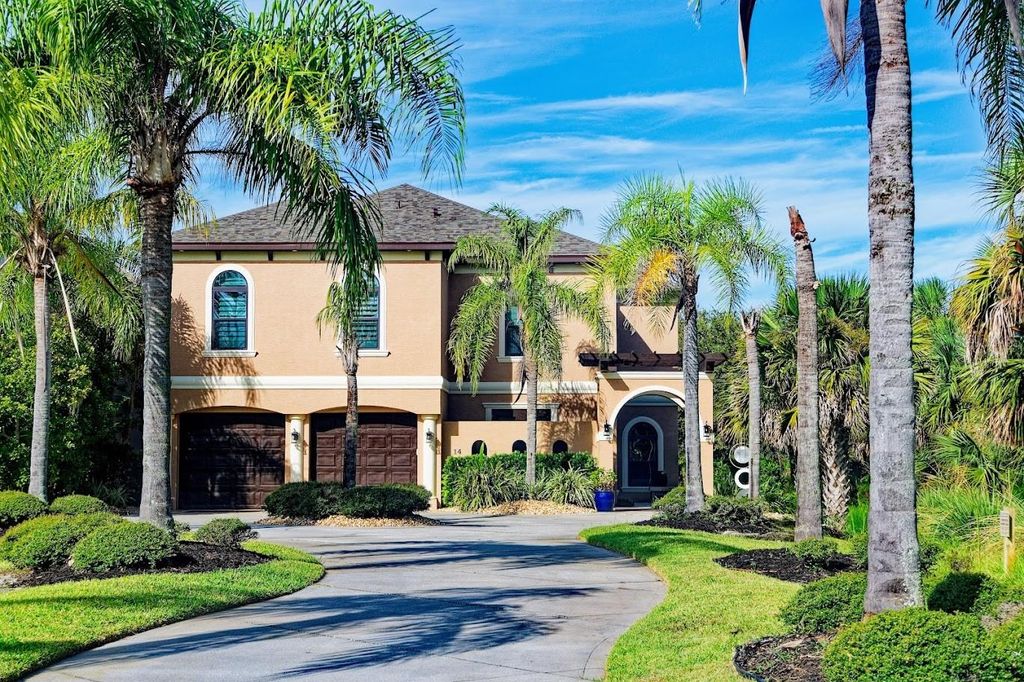 Photo of 14 Heron Drive, Palm Coast, FL 32137 (MLS # O6347861)