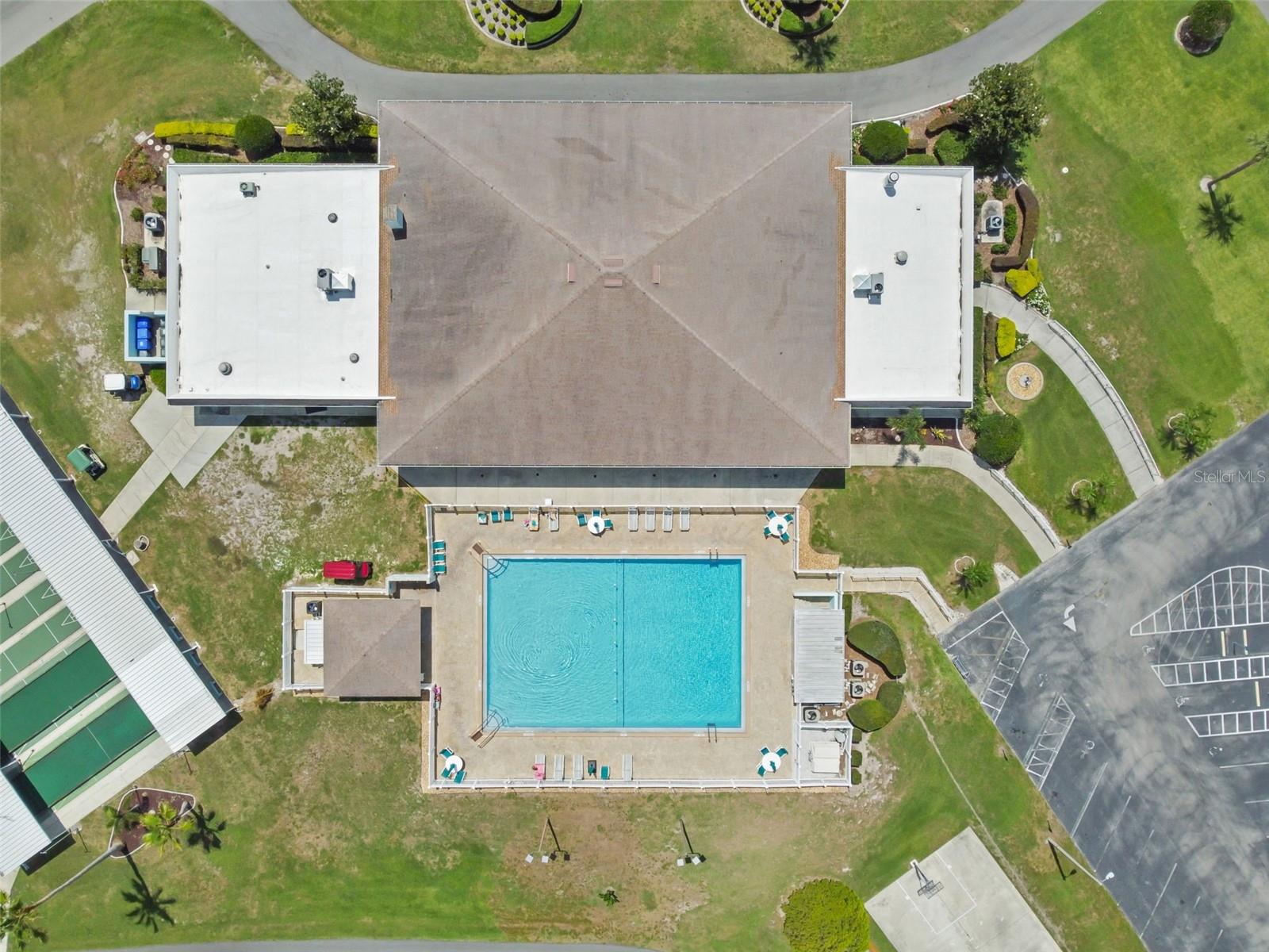 FOXWOOD LAKE ESTATES - Residential Lease