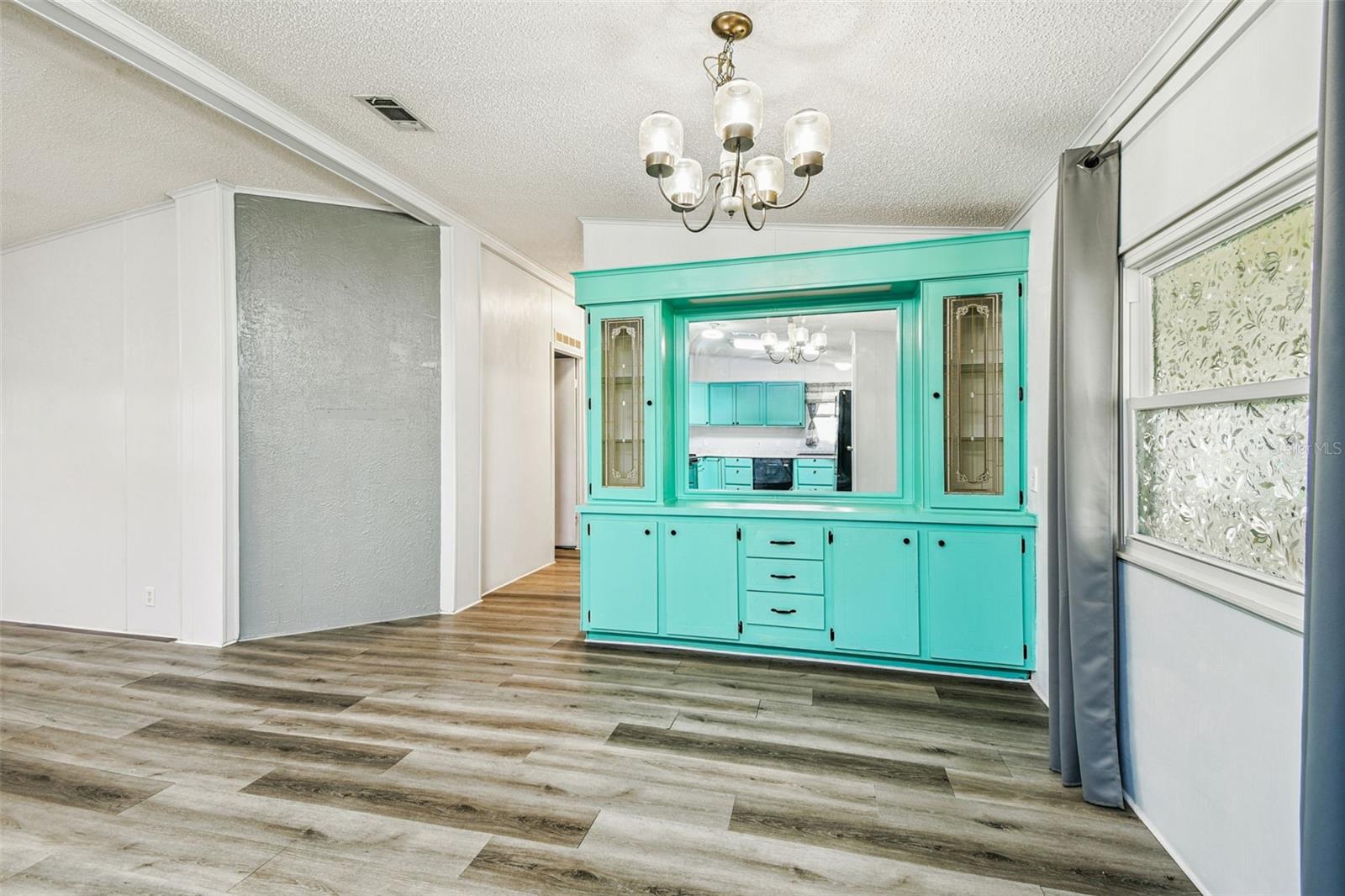 FOXWOOD LAKE ESTATES - Residential Lease