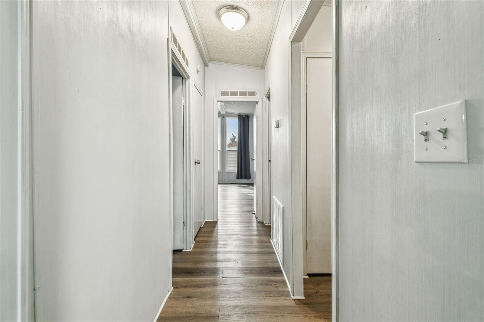 FOXWOOD LAKE ESTATES - Residential Lease