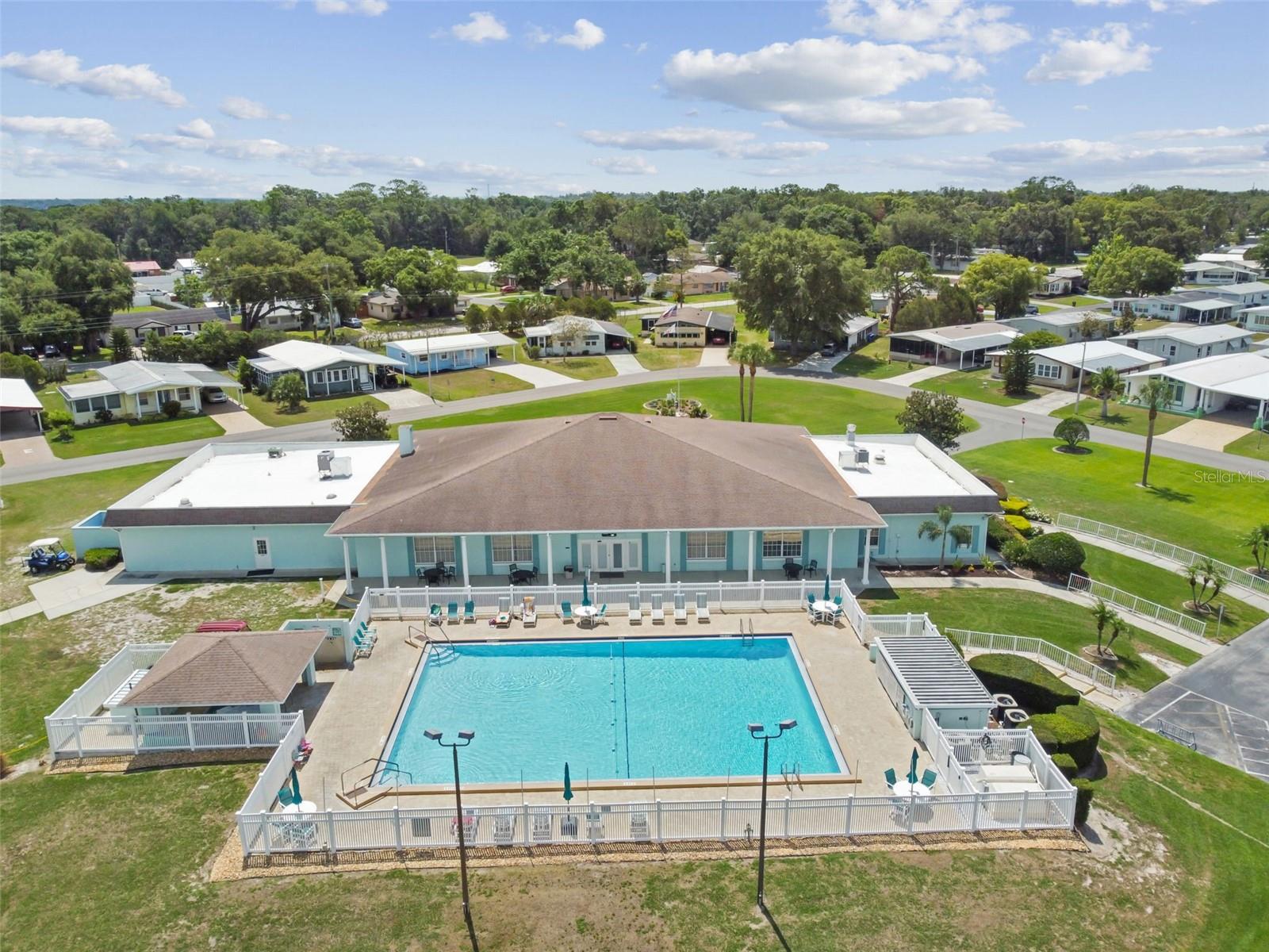 FOXWOOD LAKE ESTATES - Residential Lease