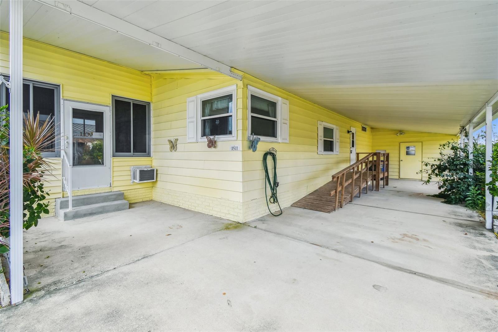 FOXWOOD LAKE ESTATES - Residential Lease