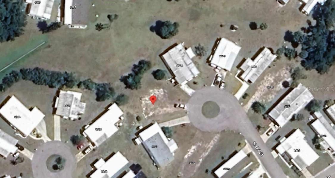 HOLIDAY PARK - Land