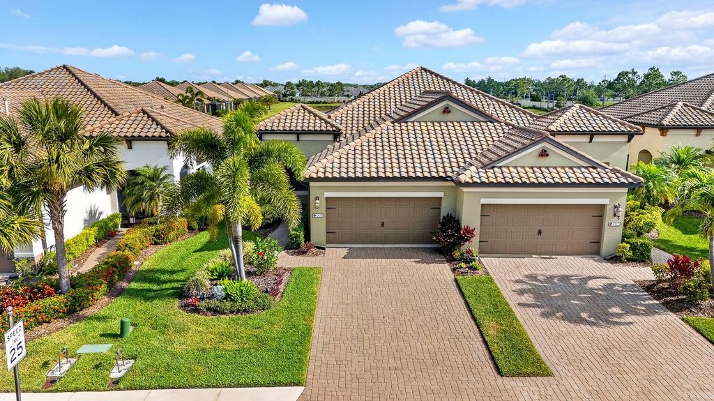 Photo of 4417 Amalfi Avenue, Sarasota, FL 34243 (MLS # A4692042)