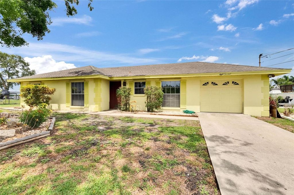Photo of 814 Seabreeze Drive, Ruskin, FL 33570 (MLS # TB8508370)