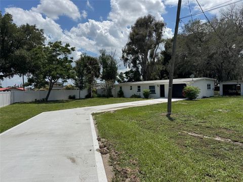 Photo of 2121 Greenway Drive, Winter Haven, FL 33881 (MLS # O6416319)