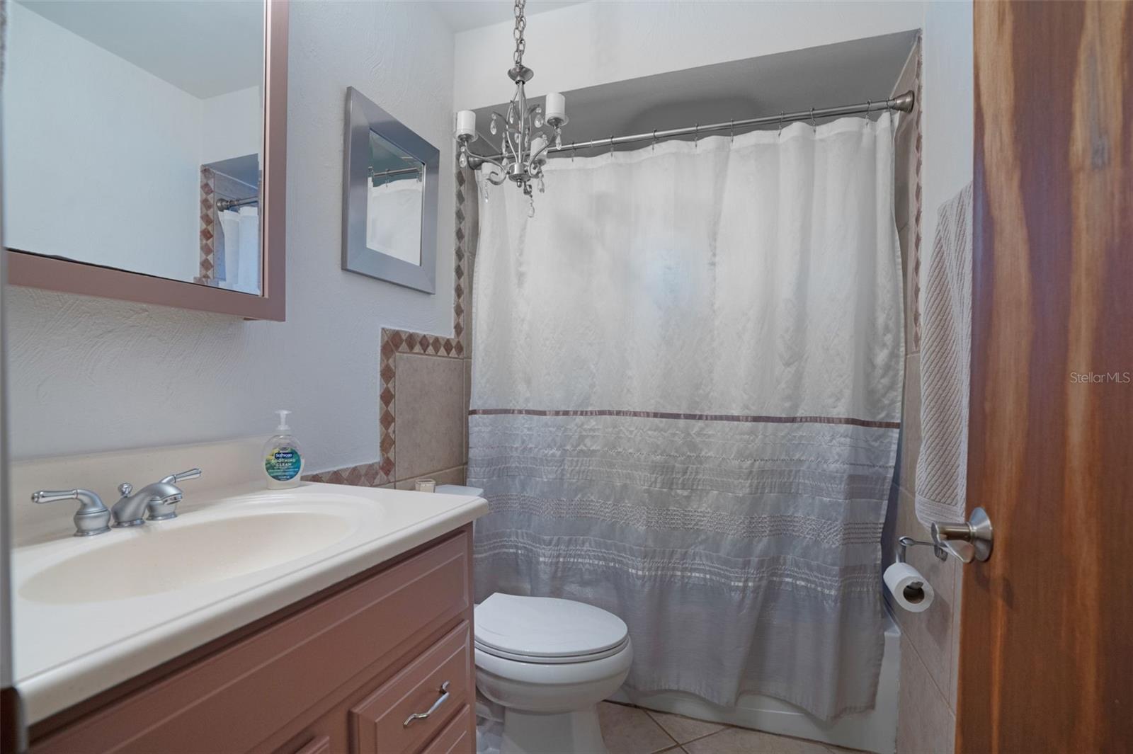 CEDAR HOLLOW - Residential