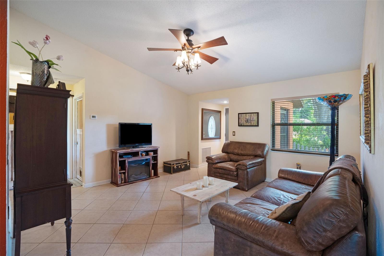 CEDAR HOLLOW - Residential