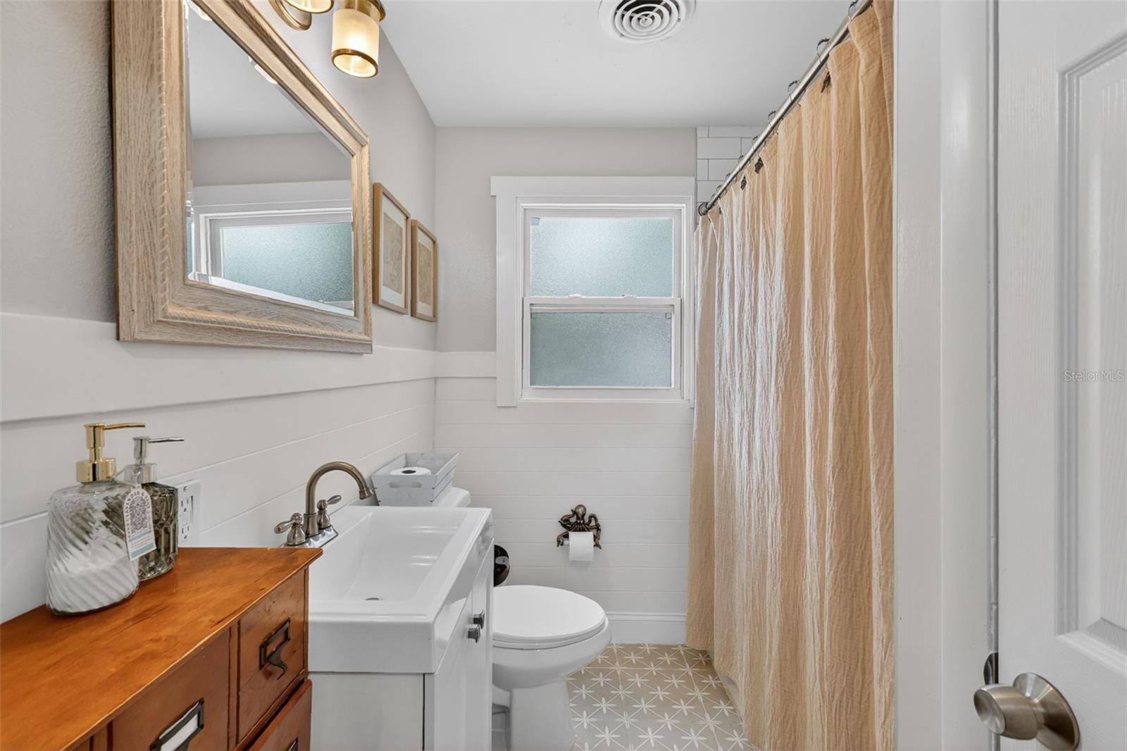 TANGERINE - Residential